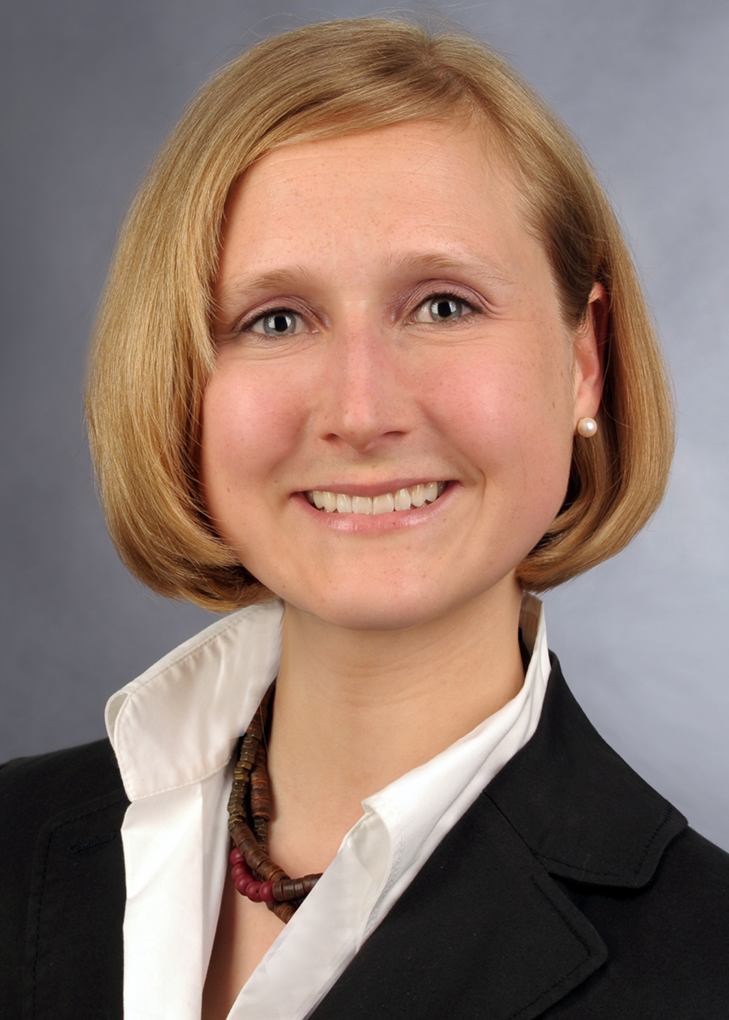 This image shows Dr. Elisabeth Rüthlein